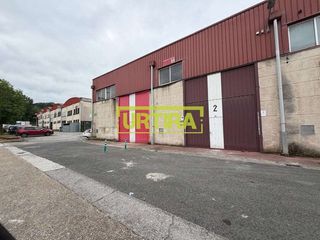 Rent Industrial building in Ubarburu pasealekua 54. Alquiler de nave industrial de 257 m en astigarraga  primera lín