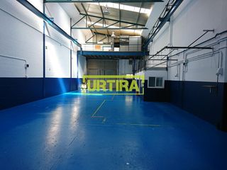 Lloguer Nau industrial a Txatxamendi kalea 10. Alquiler de nave industrial de 256 m  oficinas,  con puente grúa