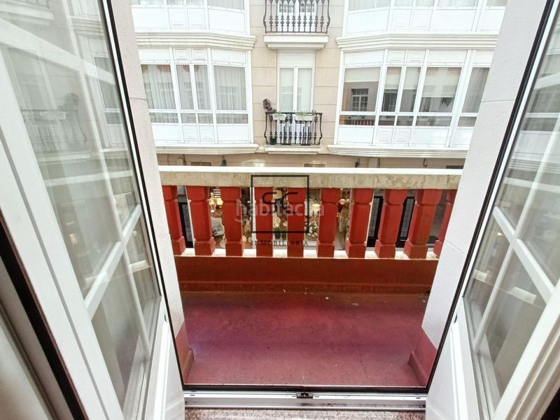 Foto 9baee126-f794-4d45-ad5d-3fe3b2d1f99d. Pis amb aparcament a Centro Ferrol