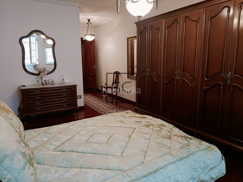 Foto 9e5613a4-6801-4f24-9b56-af0c0053a0da. Pis amb aparcament a Centro Ferrol