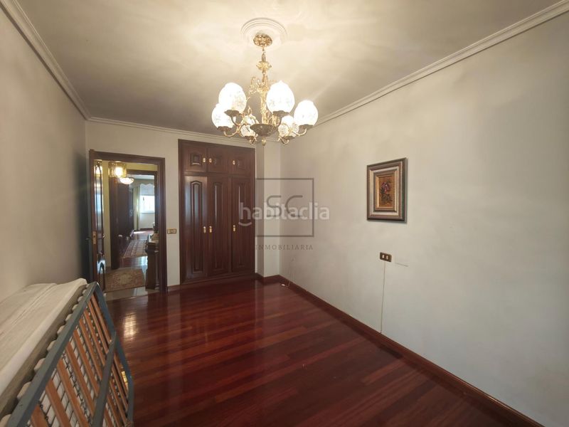 Foto c0324623-0c47-4cef-acd4-66b79737bfd4. Pis amb aparcament a Centro Ferrol