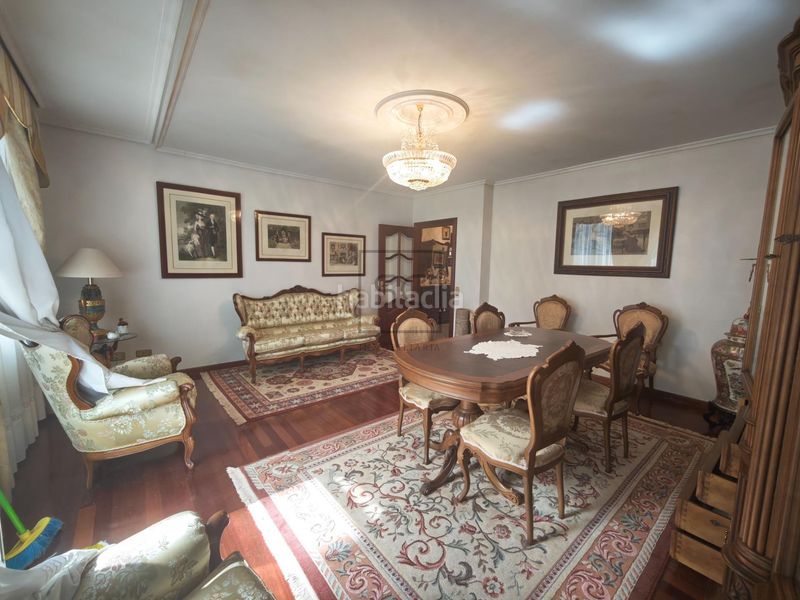 Foto d9539e96-decd-4950-8065-665b44eaf3d9. Pis amb aparcament a Centro Ferrol