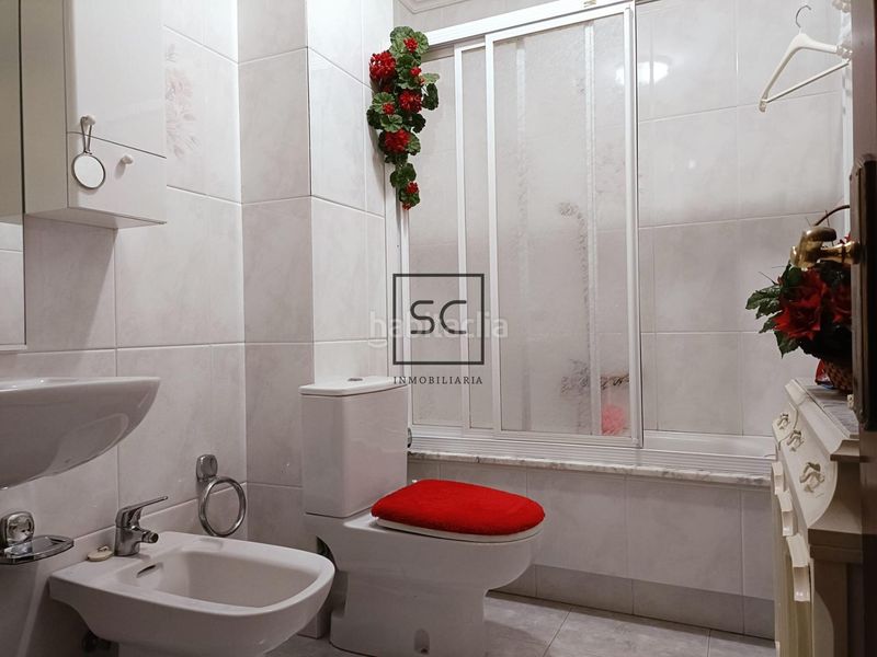 Foto e9364a00-abc4-4f4c-9f43-0f0abc70fd6f. Pis amb aparcament a Centro Ferrol