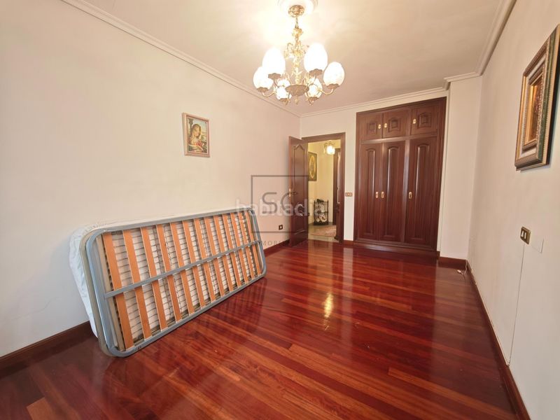 Foto ec5e5d90-0ea8-428b-9495-a8d5cefc28f0. Pis amb aparcament a Centro Ferrol