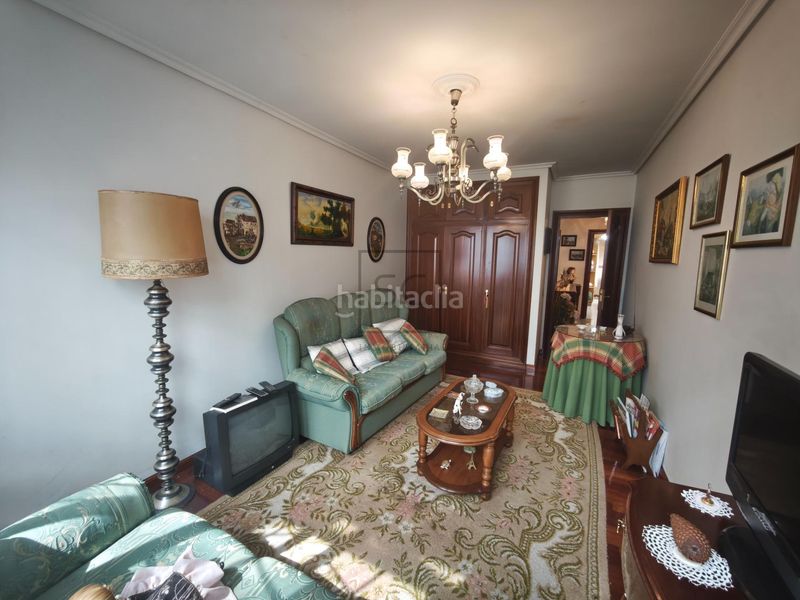 Foto edaa7aff-fcfa-4b0d-b0fa-562383e9b219. Pis amb aparcament a Centro Ferrol