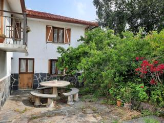 Casa a Valdoviño. Casa de piedra enfoscada con finca en bartolo, valdoviño