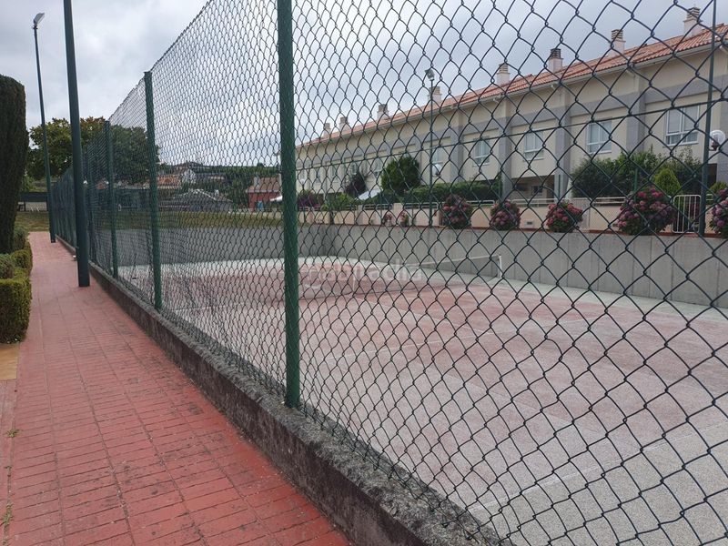 Foto b25ac129-9fa3-499a-a32f-0b71a1490029. Xalet amb aparcament piscina a Miño