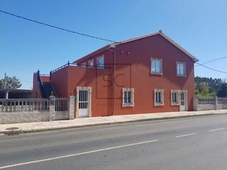 Maison à San Mateo - Castro - O Val. Casa con terraza, patio y bodega en el val, narón