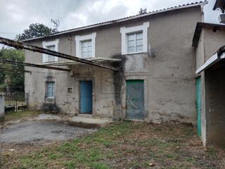 Casa in Miño. Casa con bodegas y finca
