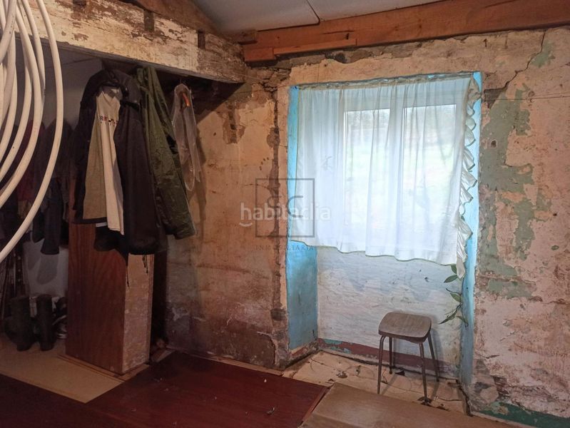 Foto bec9fffd-b1c6-4e55-85df-397f68fa04b5. Casa amb aparcament a Canido Ferrol