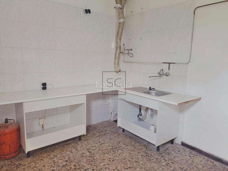 Foto 9ca48db8-9b6c-4607-a9d2-cbcf23c946ad. Affitto locale commerciale in A Gándara Narón