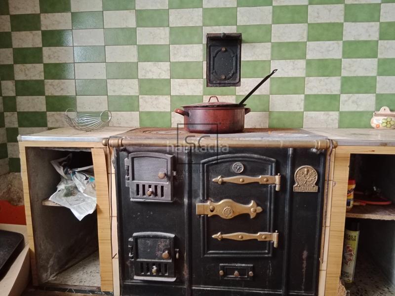 Foto bfa2b74b-7d8e-4ec5-9aa1-fc1d9d89db09. Casa  con finca y garaje en Moeche