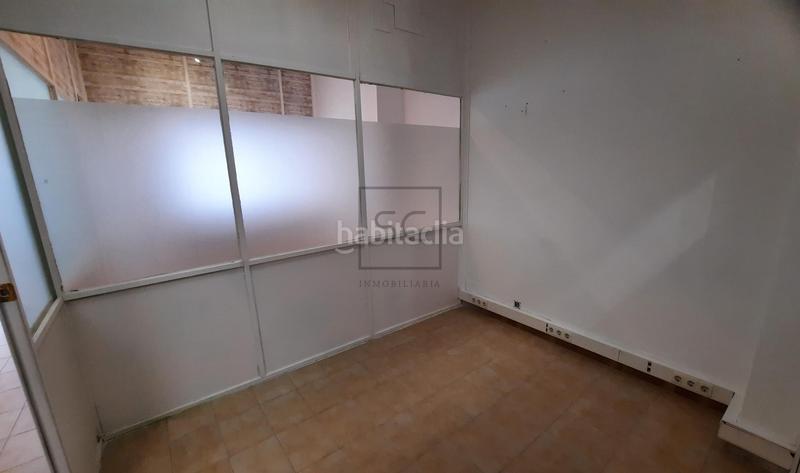 Foto 27ffd43a-c4d8-451e-8e1e-c94e11883515. Alquiler local comercial  en zona ayuntamiento en Narón