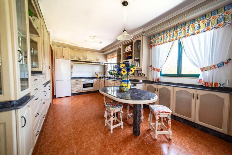 Foto 49296e64-8784-4e91-bdfc-73fda0accf09. Chalet mit heizung parking in Área Rural Ferrol