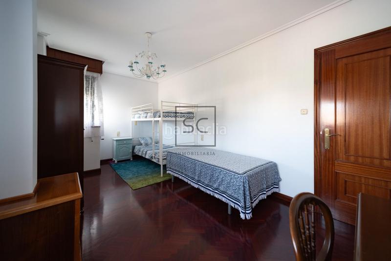 Foto 6f9e53cb-832c-49b3-8e37-8469a63312e7. Chalet mit heizung parking in Área Rural Ferrol