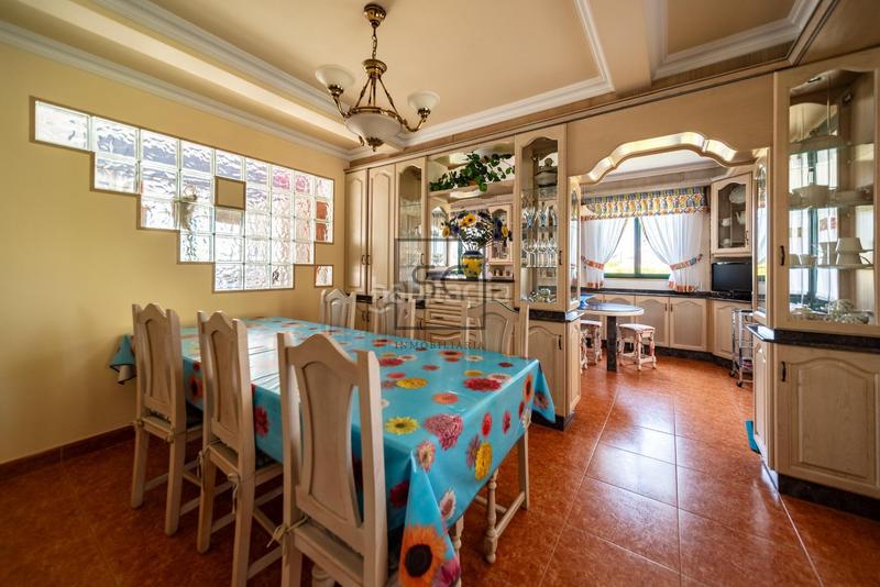 Foto b9ac77b6-ccb9-4132-9c6c-90c2c58e2d34. Chalet mit heizung parking in Área Rural Ferrol