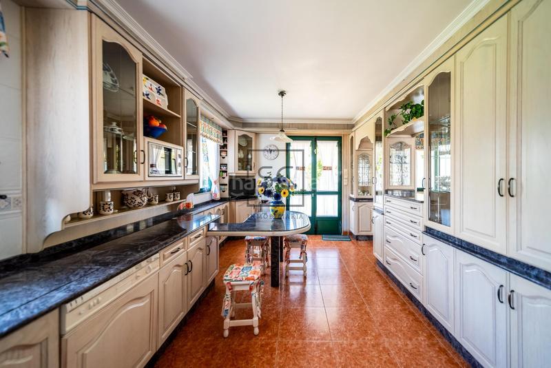 Foto d5e0fd63-ef6a-438b-b63f-53e6385fb8ba. Chalet mit heizung parking in Área Rural Ferrol