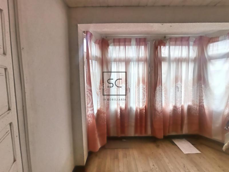 Foto 5db02fd2-5276-48d1-89e4-865662c502e3. Casa con parcheggio in Sedes - Pedroso - Doso Narón