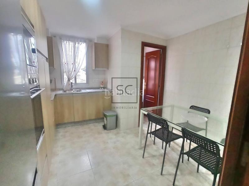 Foto fa9c02a8-6d32-4cbc-8e13-0fc387932d04. Alquiler dúplex duplex muy amplio en Caranza Ferrol