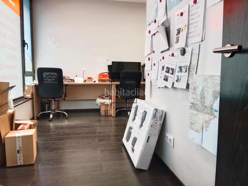 Foto 952c22df-544d-448a-8d73-b60422294913. Alquiler local comercial  en el alto do castaño en Narón