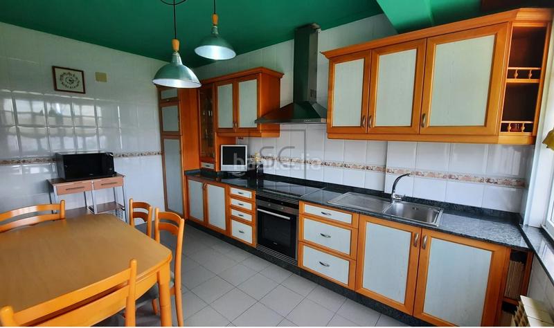 Foto 4d66fc3a-6242-4cb4-a885-0d59051c2cb0. Piso amplio piso zona ayuntamiento en Alto del Castaño Narón