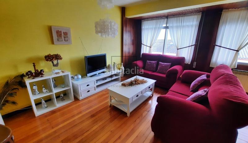 Foto 9cbb7ce9-9d84-4c72-bdc7-4c5c5a69eb6d. Piso amplio piso zona ayuntamiento en Alto del Castaño Narón