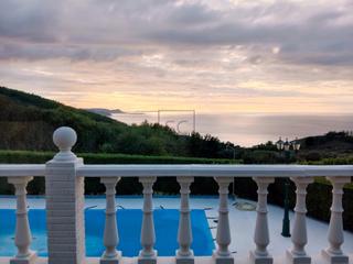 Chalet in Cedeira. Chalet con piscina y vistas al mar en golmarcedeira
