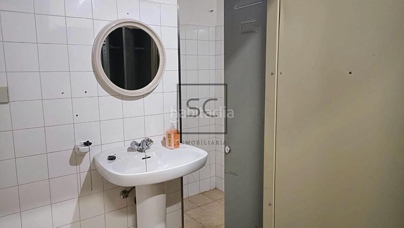 Foto 2f3f2b86-a021-4ffc-8aef-c23b39c391be. Alquiler local comercial  con sótano en Porta Nova, en Ferrol