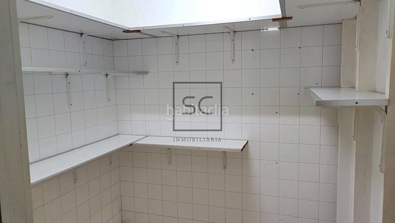 Foto 544e7539-0239-459d-8f5f-23d48edb7bbf. Lloguer local comercial a Porta Nova Ferrol