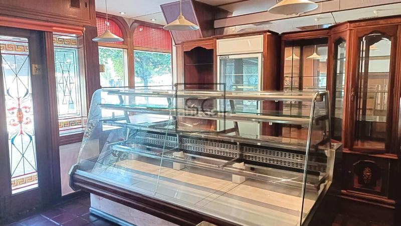 Foto d883c5c3-cb62-48ed-a019-0f1d24fd9da6. Lloguer local comercial a Porta Nova Ferrol