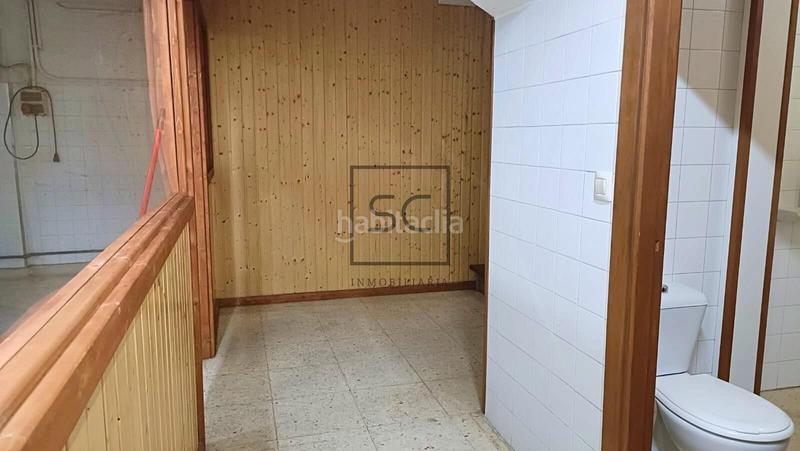 Foto f04d4a83-700c-4e9b-80ff-e64d845d64e8. Lloguer local comercial a Porta Nova Ferrol