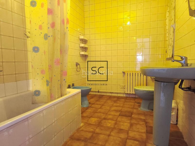 Foto 15134df1-4650-4e60-823b-da1d67250768. Edificio  completo en as pontes en Pontes de García Rodríguez (As)