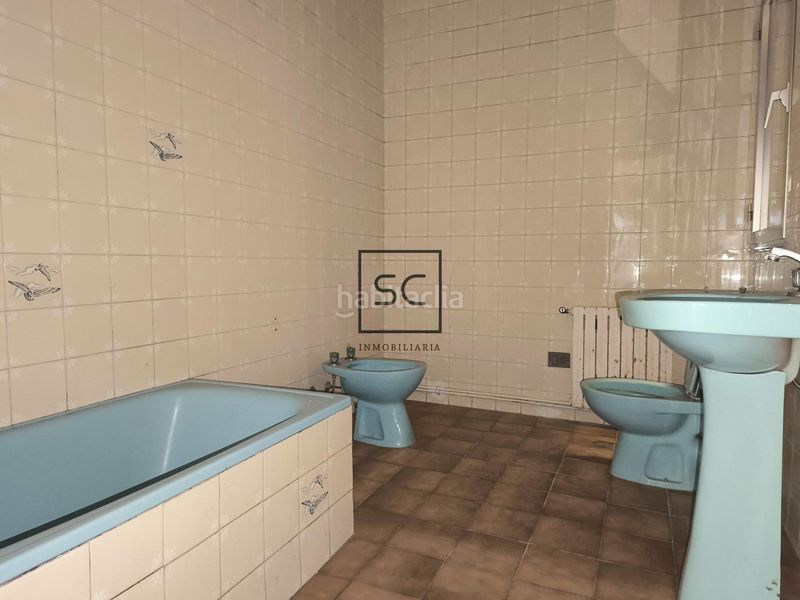 Foto 76af0118-5429-4cfd-a6b3-6bbf78d354e6. Edificio  completo en as pontes en Pontes de García Rodríguez (As)