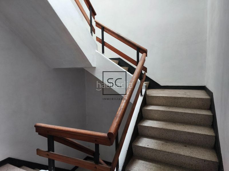 Foto 7be107c5-49b4-4963-86fb-cc49190294ed. Edificio  completo en as pontes en Pontes de García Rodríguez (As)