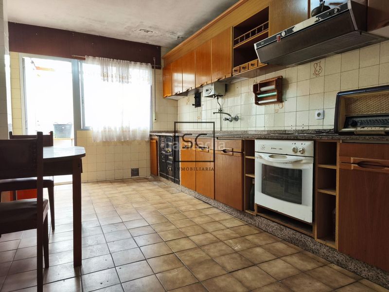 Foto 8c1d9d10-af27-4614-ae9e-873c784c620d. Edificio  completo en as pontes en Pontes de García Rodríguez (As)