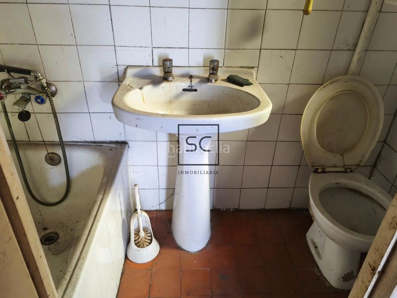 Foto 94ee9531-b9fc-461a-82fb-4fbef605ca04. Edificio  completo en as pontes en Pontes de García Rodríguez (As)