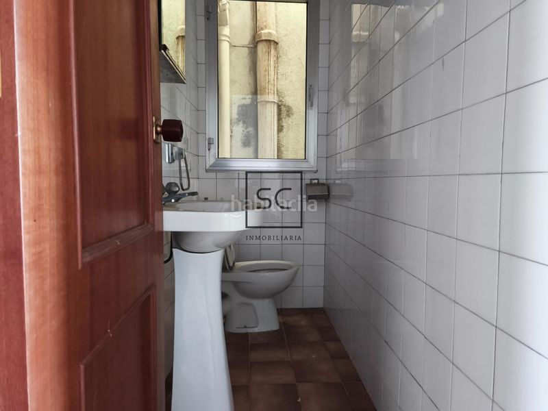 Foto f6b807fe-0a5a-4961-9e5d-9fd9ff893481. Edificio  completo en as pontes en Pontes de García Rodríguez (As)