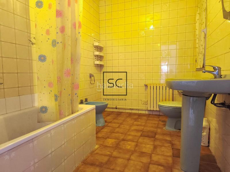 Foto 15134df1-4650-4e60-823b-da1d67250768. Edifici a Pontes de García Rodríguez (As)