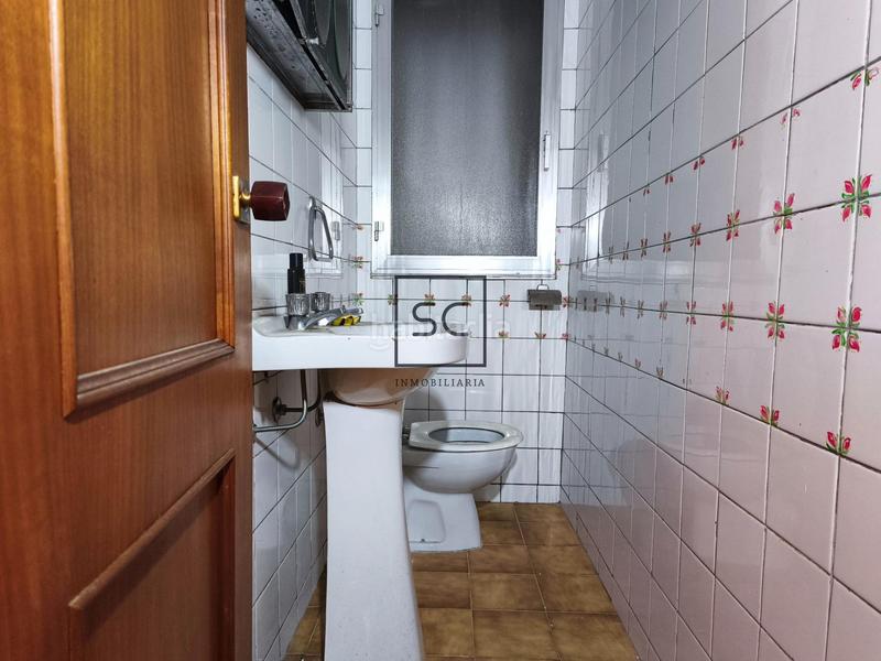 Foto 17d0b496-f090-4647-9183-3cc0b3878bf9. Edifici a Pontes de García Rodríguez (As)