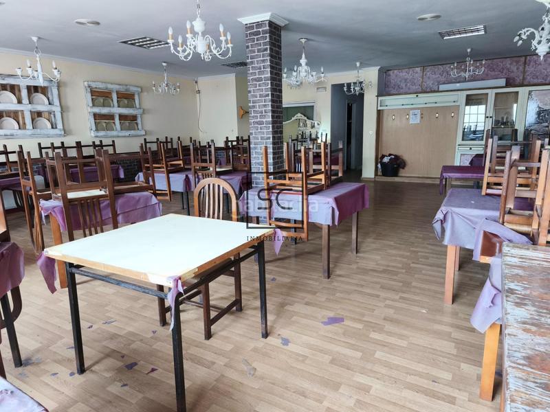 Foto 1eaee00a-7fd8-46c2-968a-bb78a935d7c6. Edifici a Pontes de García Rodríguez (As)