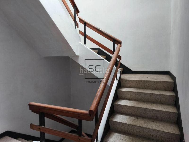 Foto 7be107c5-49b4-4963-86fb-cc49190294ed. Edifici a Pontes de García Rodríguez (As)