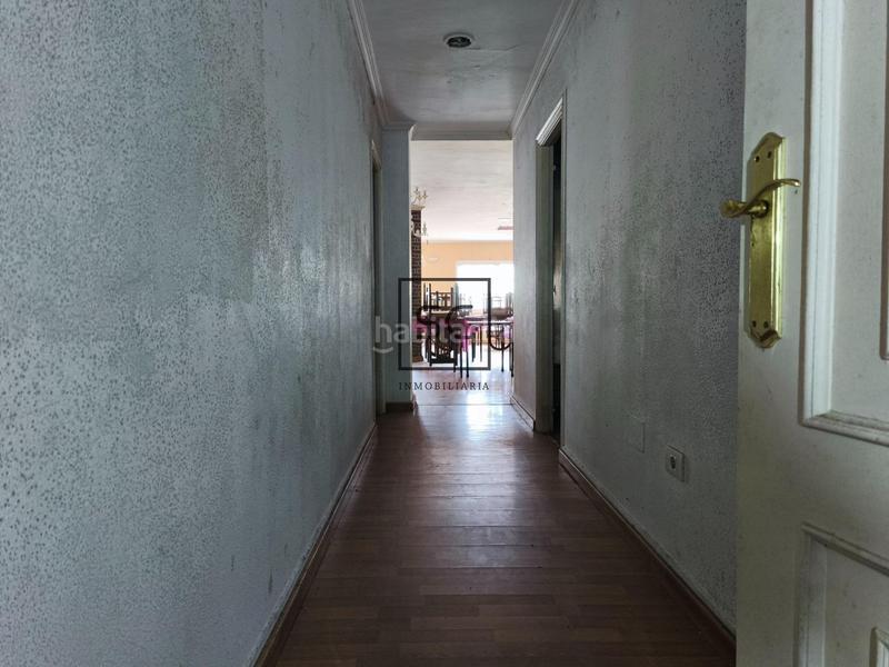 Foto fa280129-408a-417c-8f4c-55ce0668c0ce. Edifici a Pontes de García Rodríguez (As)