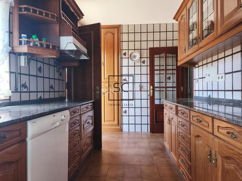 Foto 69381bac-dbe5-4b99-b70d-e1418ea2e6de. Casa amb calefacció aparcament piscina a Área Rural Ferrol