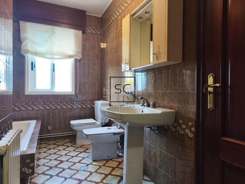 Foto fe3ded49-d1ec-4262-a451-2964ca2fc705. Casa amb calefacció aparcament piscina a Área Rural Ferrol