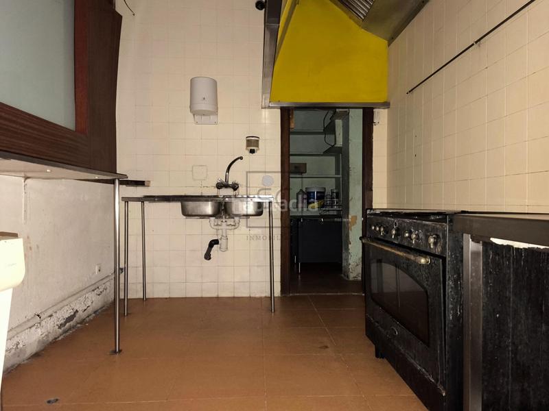 Foto 5bcf2b49-95a9-48ea-8ac3-6a939b3e9926. Locale commerciale in Zona Ultramar Ferrol