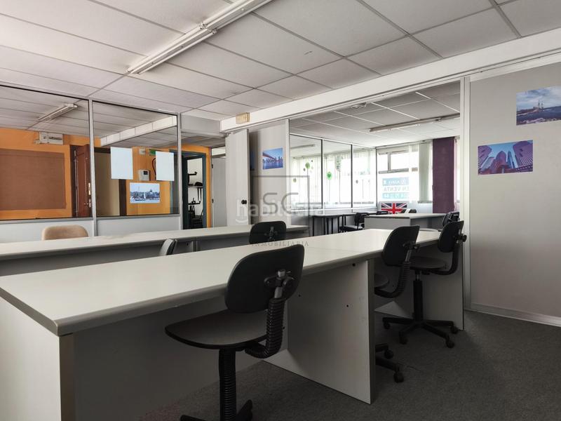 Foto 478a4701-ab2e-4205-a688-d48028bfe6c2. Location local commercial dans Porta Nova Ferrol