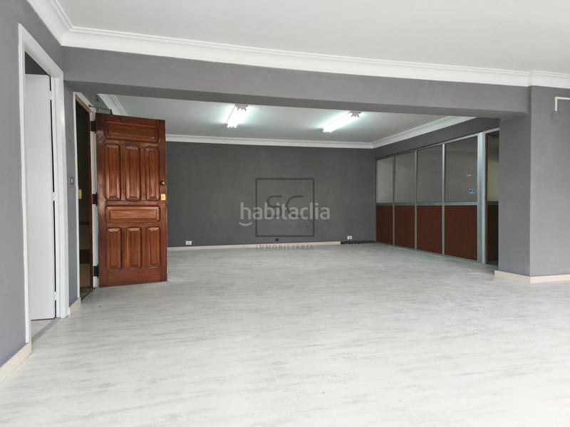 Foto f08f2fc8-e708-4120-8bc5-84f9e12b1717. Local comercial a Porta Nova Ferrol