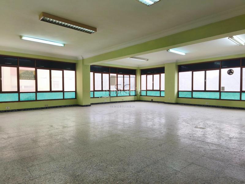 Foto fccbe76c-4fbb-4760-9abb-32c28e2204c2. Local comercial a Porta Nova Ferrol