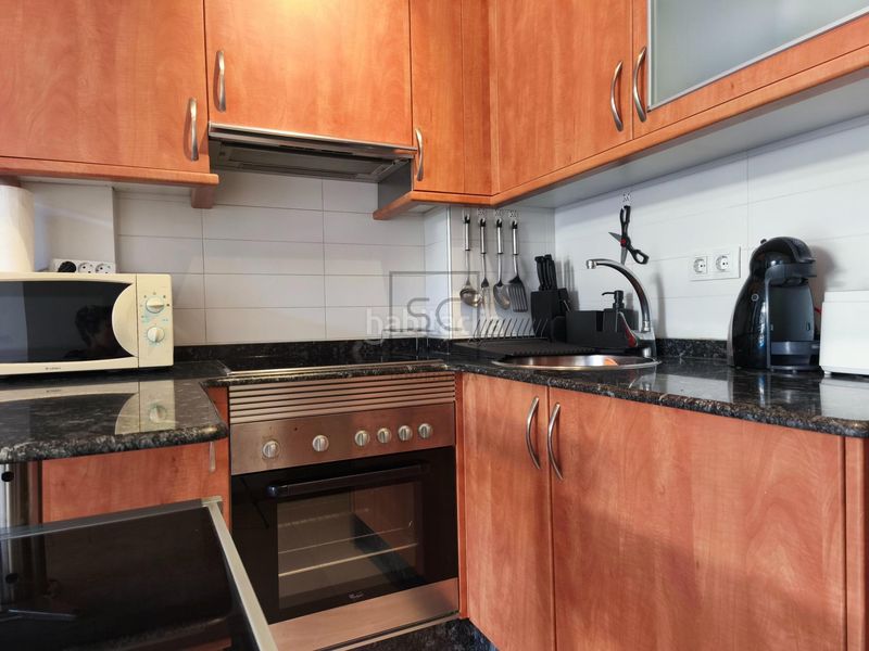 Foto ec2c68fb-3ba8-49cc-b26b-32fbb70f3b3b. Estudi a Ares