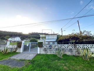 Xalet a Valdoviño. Vivienda unifamiliar cercana a la playa